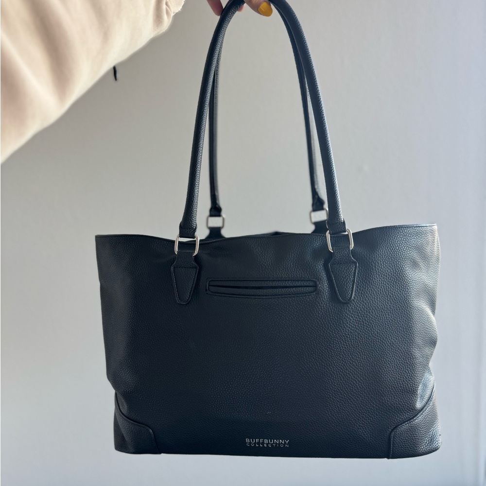 Buff Bunny Game Changer Tote - Onyx Black